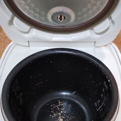東芝 炊飯器 RC-5SJ（最大炊飯容量3合、0.54リットル）の画像