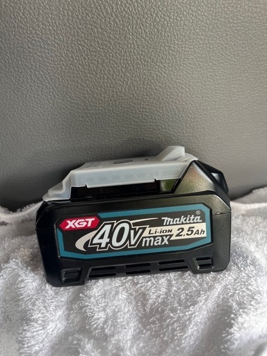 新品未使用　マキタ40vMaxバッテリーBL4025