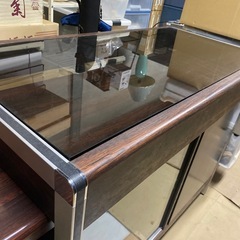 ガラステーブルの画像