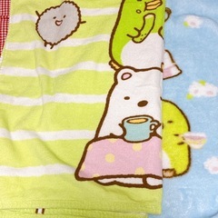 すみっコぐらし枕2つ＋ブランケット2枚の画像