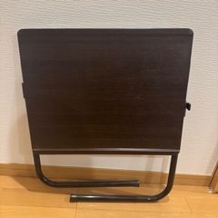 折りたたみテーブルの画像