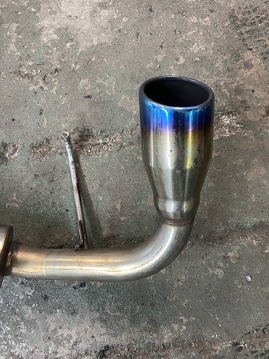 中古　JB23ジムニー用社外マフラー　ステンレス製　割と綺麗です　チタン焼け風