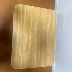 折りたたみ机の画像