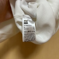 未使用品　GU トップスの画像