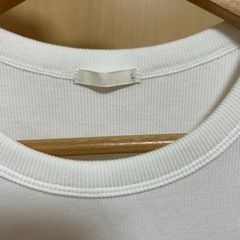 未使用品　GU トップスの画像