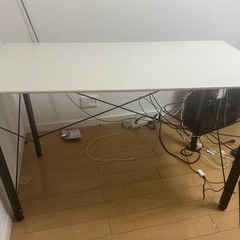 ニトリデスクの画像