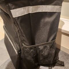 UberEATS ウーバーイーツ　配達バッグの画像