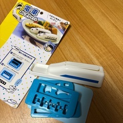 おにぎり型と海苔カッターの画像