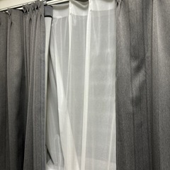カーテンの画像