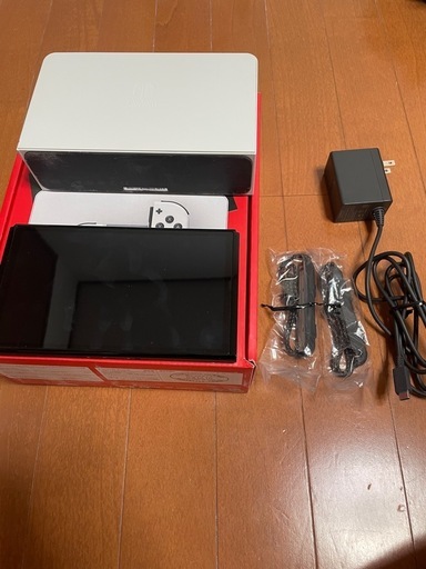 Switch【バッテリー強化版 】・Switch Proコントローラー・32GBメモリーカード Switch【バッテリー強化版 】・Switch Proコントローラー・32GB