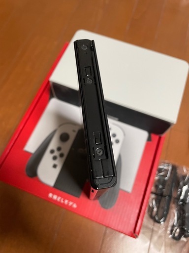 Nintendo Switch (ジョイコンなし) 明日お取引できる方いましたらお願いいたします
