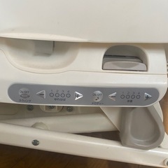 コンビ　電動ハイローチェアの画像