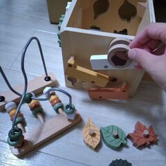アクティビティキューブ　知育玩具の画像