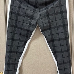 【取引中】ユニクロの上着とズボンの画像