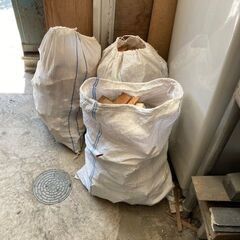 木材　端材　廃材　焚き木　キャンプ　燃料　薪　等にの画像
