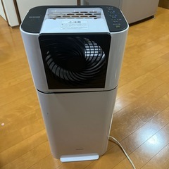 アイリスオーヤマ除湿機の画像