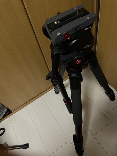 美品　
マンフロットManfrotto 504HD + mvt535aq 雲台、ビデオカメラ用三脚