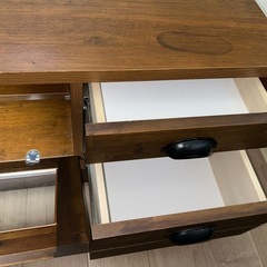 テレビボードの画像