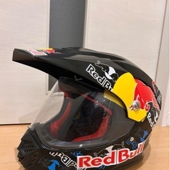Red Bull フルフェイス　ヘルメット　バイク　レーサーの画像