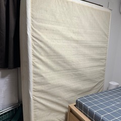 IDC OTSUKA KINGSDOWN クイーンサイズベッドマットとベッドボトムの画像