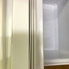 SHARPの137L冷蔵庫の画像