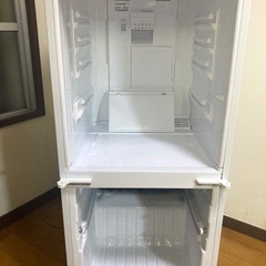 SHARPの137L冷蔵庫の画像