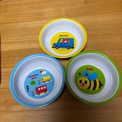 子供用食器の画像