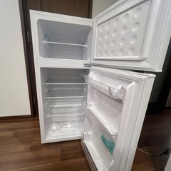 一人暮らし用冷蔵庫　130L  まだまだ使えます。の画像