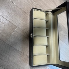 【売約済】ニトリ　腕時計ケースの画像