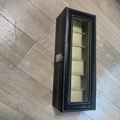 【売約済】ニトリ　腕時計ケースの画像