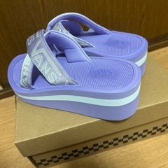 新品　VANS 厚底サンダル　24cmの画像