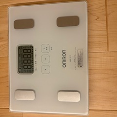 オムロン製体重計の画像