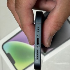 美品！ケース　フィルム付き！iPhone14 128GBの画像