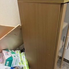 無料で差し上げます。ちょっとした隙間に　ニトリ　小型収納棚　　食器棚　キッチン収納棚の画像