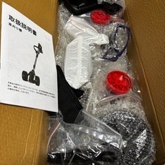 草刈り機 充電式 コードレス 3時間運行 軽量 低騒音 角度調整 伸縮可能 4種替刃 補助輪 芝刈り機 除草 日本語説明書付きの画像