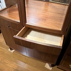 高級！キュリオ(飾り棚)【取りに来てくれる方】の画像