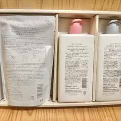 ローラアシュレイのボディシャンプーセットの画像