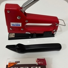 【取引中】タッカー　ホッチキス　椅子カバー取り替えキットの画像
