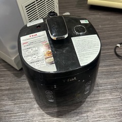 早い物勝ち！全て合わせて¥1000🉐炊飯器×3、圧力鍋の画像