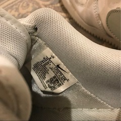 Nike Air Force 1 ホワイト/グレー/ゴールド スニーカーの画像