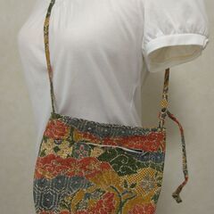 ショルダーバッグの画像