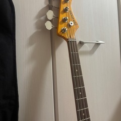 ベースギターの画像