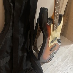 ベースギターの画像