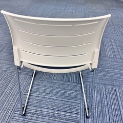 5脚在庫あり！スタッキングチェアの画像