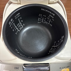 Panasonic炊飯器　SR-HS103の画像
