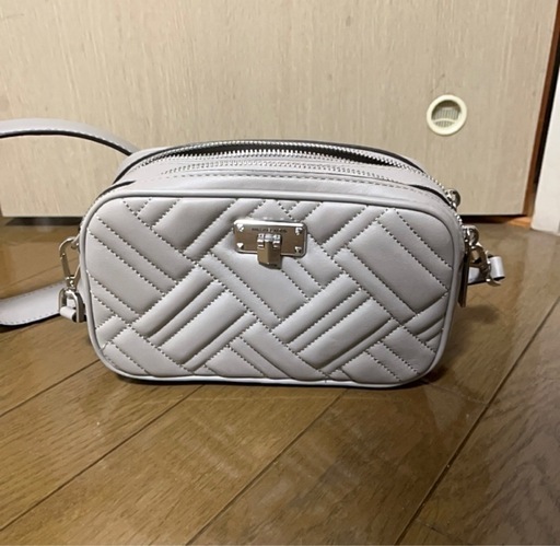 マイケルコース　グレー キルティングショルダーバッグ