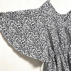 グレイル　小花柄シャツ　花柄ブラウス フレア袖　リボン付き ウエストゴムの画像