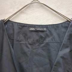 ZARAカシュクール ワンピース ブラック ショート ワンピース 半袖の画像