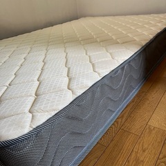 【美品】セミダブルマットレス アイリスオーヤマの画像