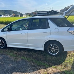 ホンダ　フィットシャトル　ハイブリッドの画像